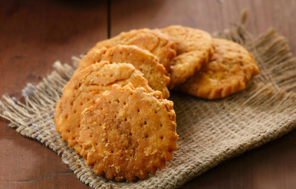 Achari Mathri Recipe